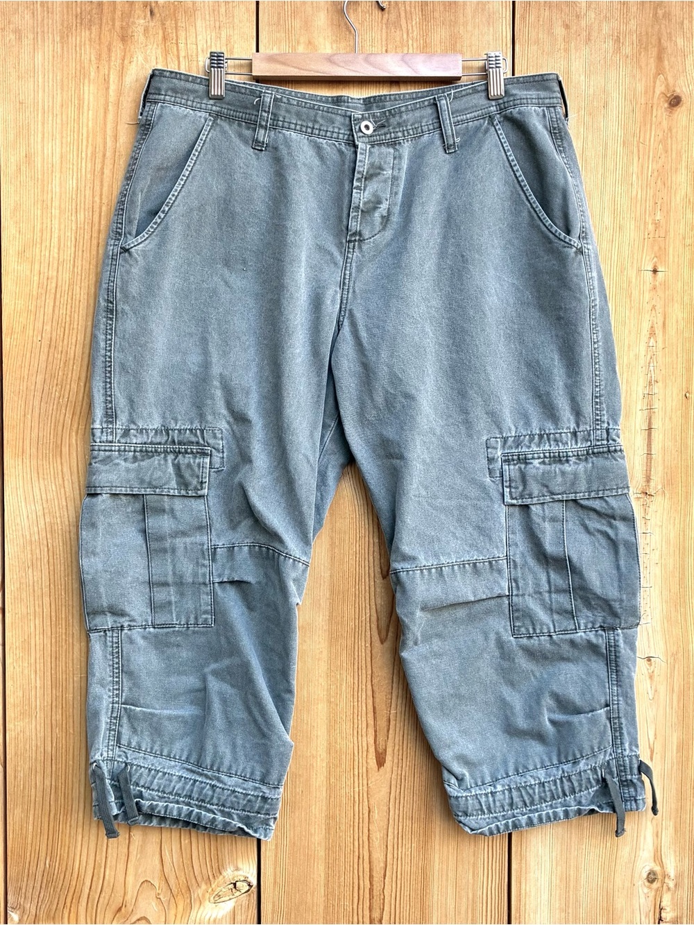 Sundance Vintage Gray Cargo Capris Sz 16